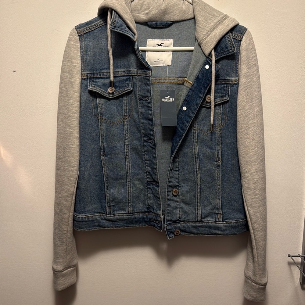 Denim jacket/ attached sweatshirt with hood